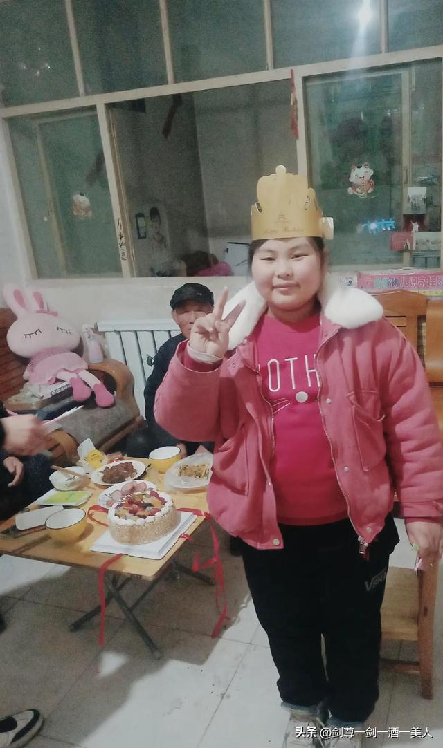 女儿十岁生日宴邀请短信怎么写，女儿十岁生日宴邀请短信怎么写文案