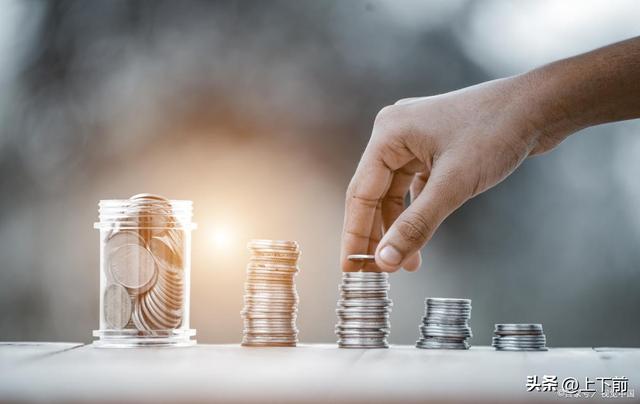 00万存银行一年利息多少钱，1000万存银行一年利息多少钱"