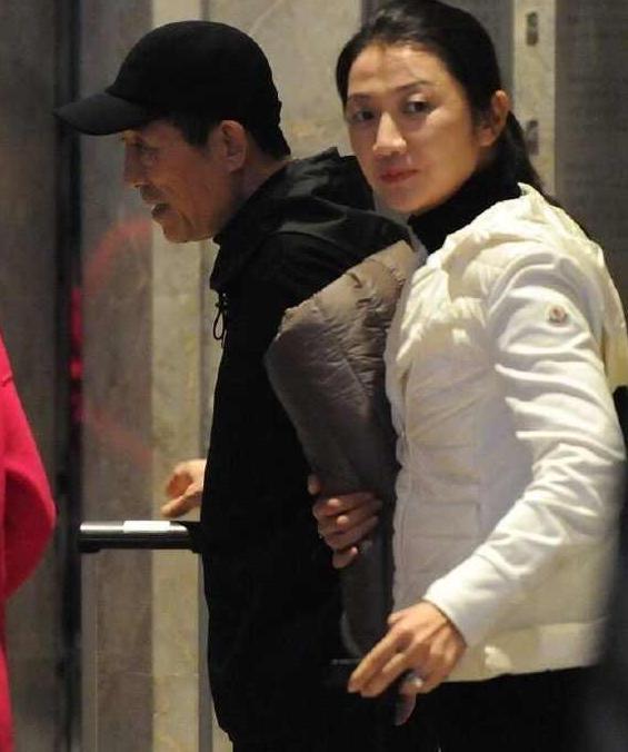 陈婷张艺谋妻子的个人资料身高，张艺谋陈婷多高