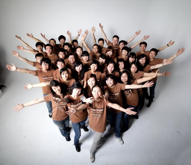 著名服装设计师及作品欣赏图片，著名服装设计师及作品欣赏怎么写