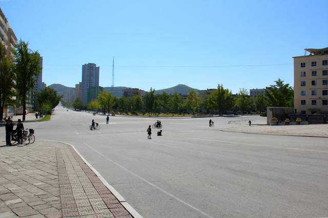 大床房和标准间的区别,大床房和标准间的区别哪个便宜