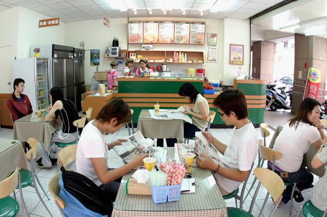 新东方厨师学费价目表,新东方烹饪学校学费一年多少钱