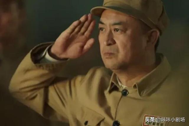 《东方破晓》首播，张嘉译、刘涛被喷，却被42岁的女二号惊艳了