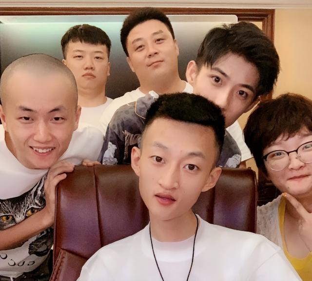 不见不贱666微博八卦,保哥八卦的微博