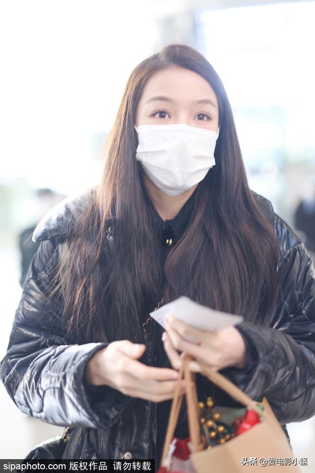 张楠穿在机场？情趣丝袜放背包中能过机场安检吗？