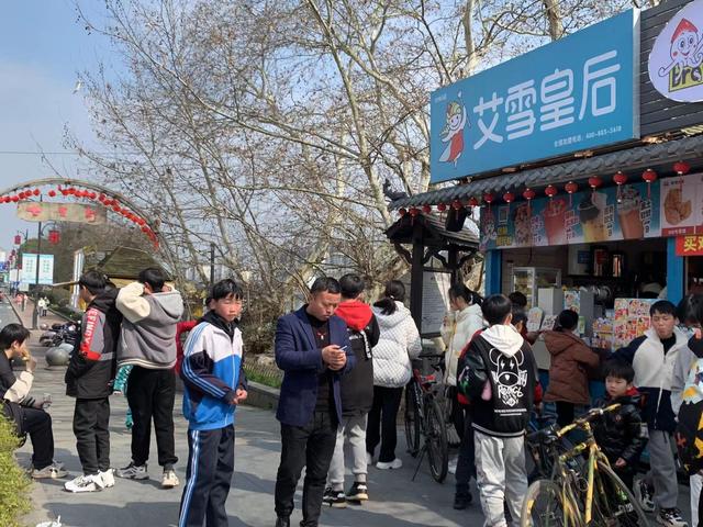 奶茶店加盟费多少钱啊,盖乐星奶茶加盟费用要多少钱