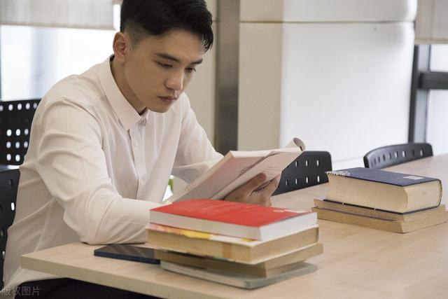 大学老师工资一般多少钱一个月,985大学老师工资一般多少钱一个月