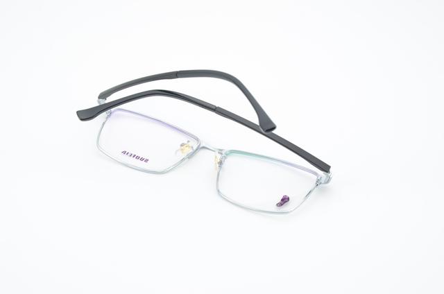 眼镜歪了直接换一副就可以，如何让它“更能打”？