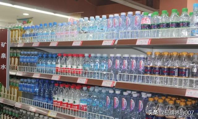 国内最好的矿泉水排行榜,水质最好的矿泉水排名