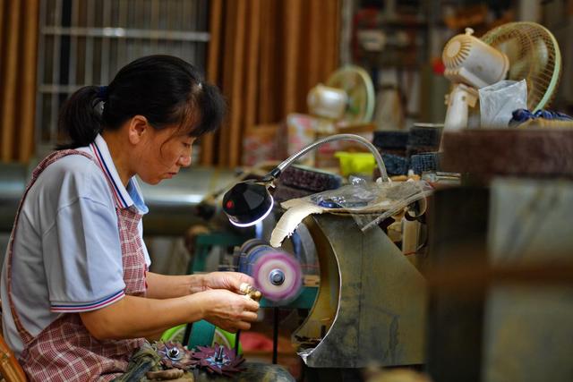 拼多多店铺代运营,拼多多店铺代运营两个月交3000元真的吗