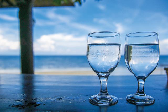 卖酒宣传朋友圈文案,一段幽默卖酒广告语