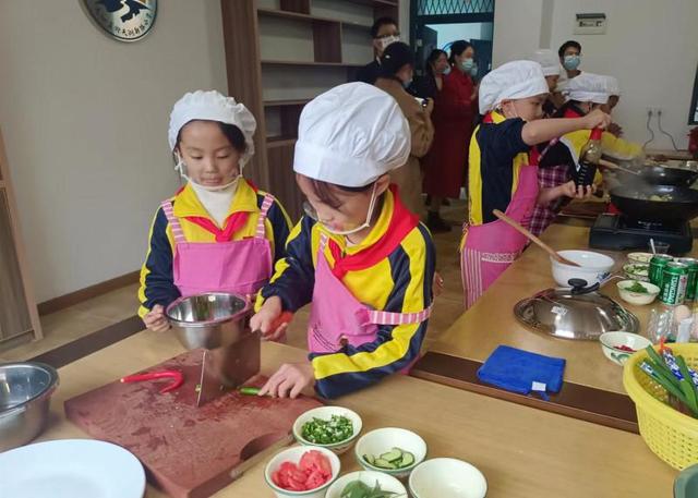 书籍义卖是什么意思,慈善义卖是什么意思