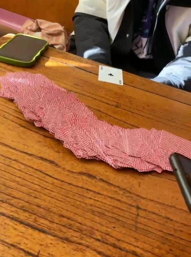 保皇扑克牌的玩法,扑克牌游戏玩法大全