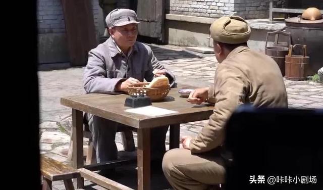 《东方破晓》首播，张嘉译、刘涛被喷，却被42岁的女二号惊艳了