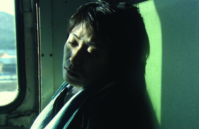 执行死刑的女法警爱上了囚犯的丈夫，原来男人找她是想为妻子报仇