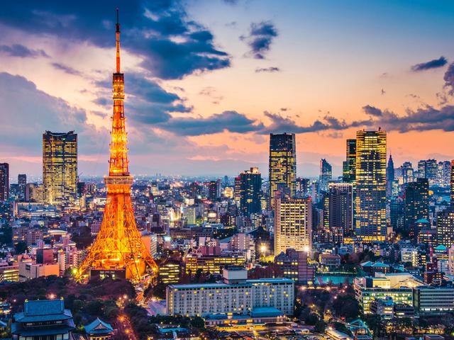 做第一个吃螃蟹的人是什么意思,做第一个吃螃蟹的人是啥意思