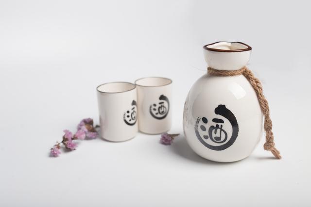 卖酒宣传朋友圈文案,一段幽默卖酒广告语