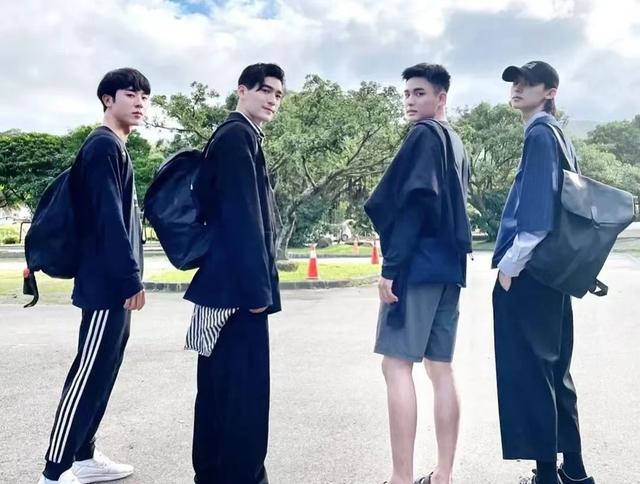 超腐男男各种刺激play车文小说,超腐男男各种刺激play车文小说推荐