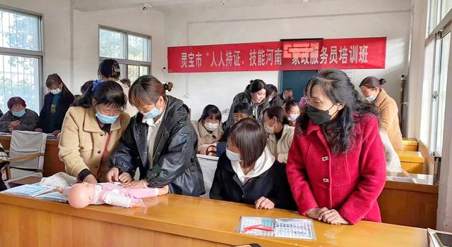 摆摊卖肉夹馍一天能挣多少钱,摆摊卖肉夹馍一天能挣多少钱呢