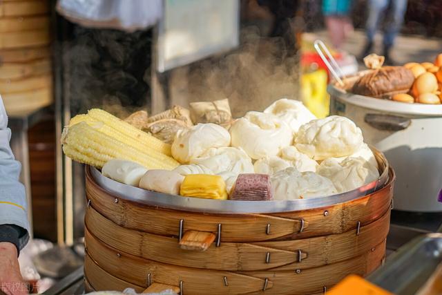 新东方厨师学费价目表,新东方烹饪学校学费一年多少钱