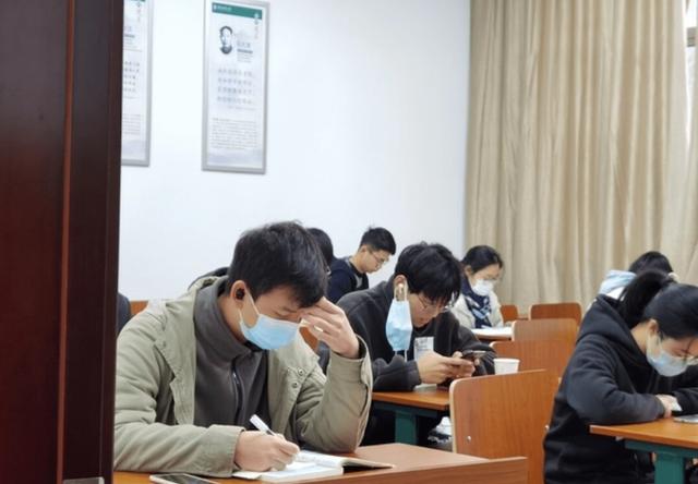 教师政审会不会因为父母犯罪不合格,教师编制要政审父母吗