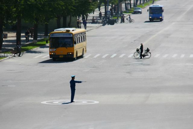 大床房和标准间的区别,大床房和标准间的区别哪个便宜