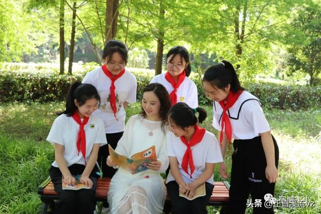 优秀班主任个人先进事迹材料2000字,小学优秀班主任个人先进事迹材料