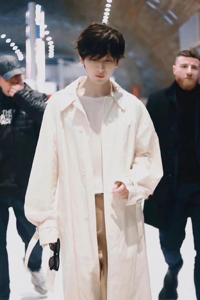 风衣进货一般多多少钱,库存风衣处理