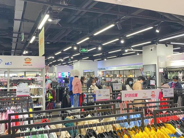 女装品牌前十名排行榜有哪些品牌,女装品牌前十名排行榜有哪些品牌女女毛衣