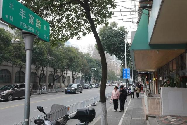 鑫忆品香加盟费多少,品忆香炒货加盟官网