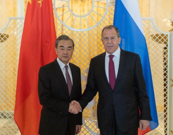 大大访俄，劝和促谈，用文言这样记录，美霸怕了