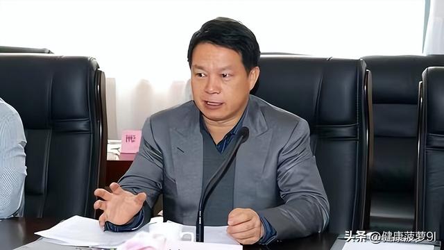 色虎雷毅既贪财又好色，玩女星、包养女大学生，结局真的很惨