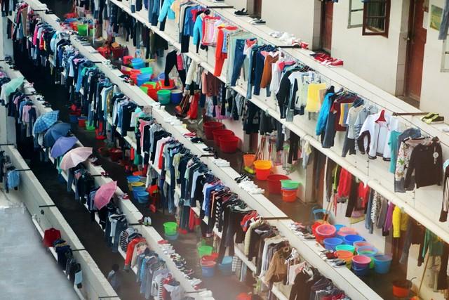 回收旧衣服上门电话，收废品上门电话附近