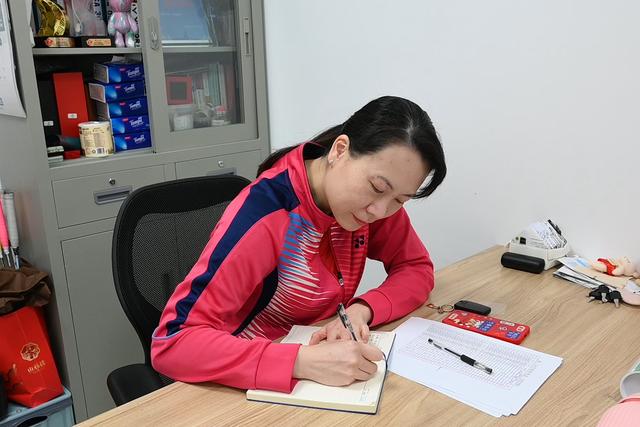 钱泉伊大凤仙,钱泉伊大凤仙图片