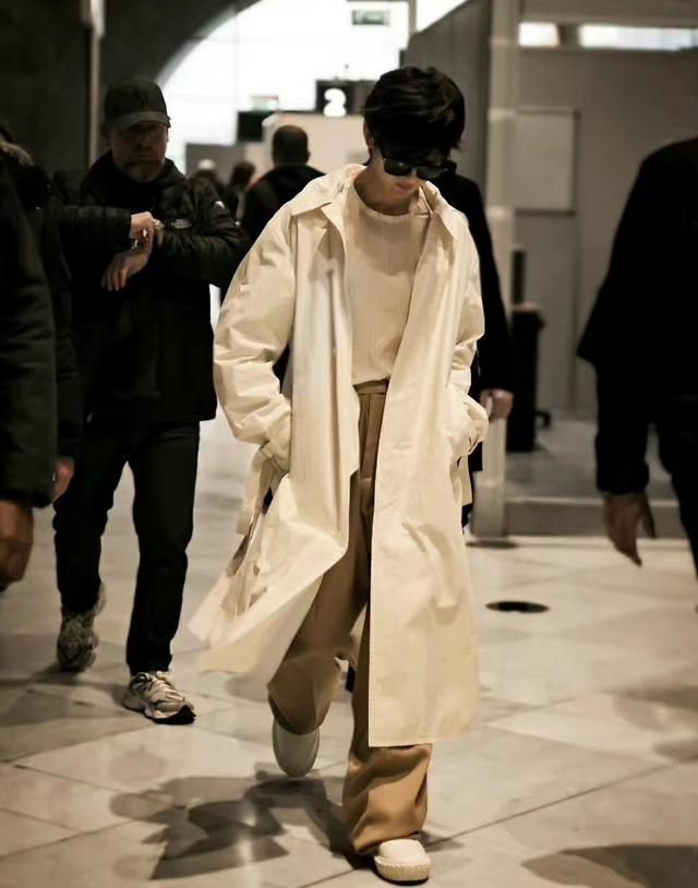 风衣进货一般多多少钱,库存风衣处理