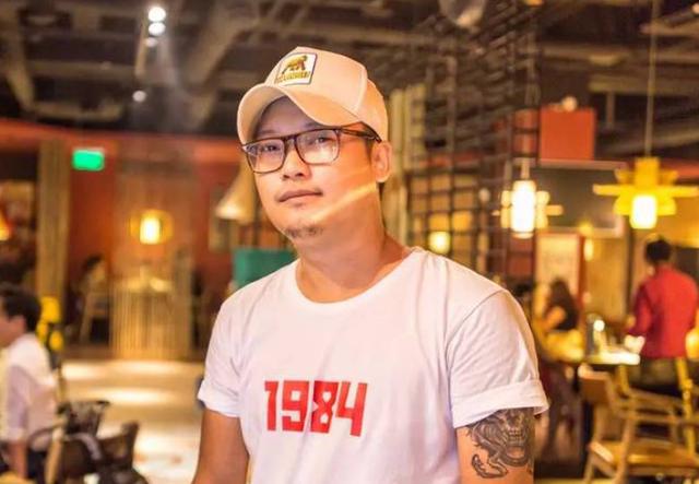 老板凳砂锅串串香加盟费,老板凳砂锅串串香加盟费多少