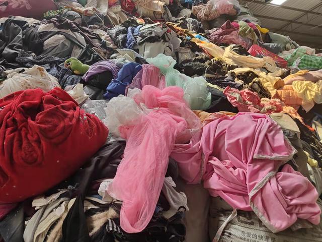 收旧衣服怎么赚钱往哪卖旧衣多少钱，收旧衣服咋赚钱