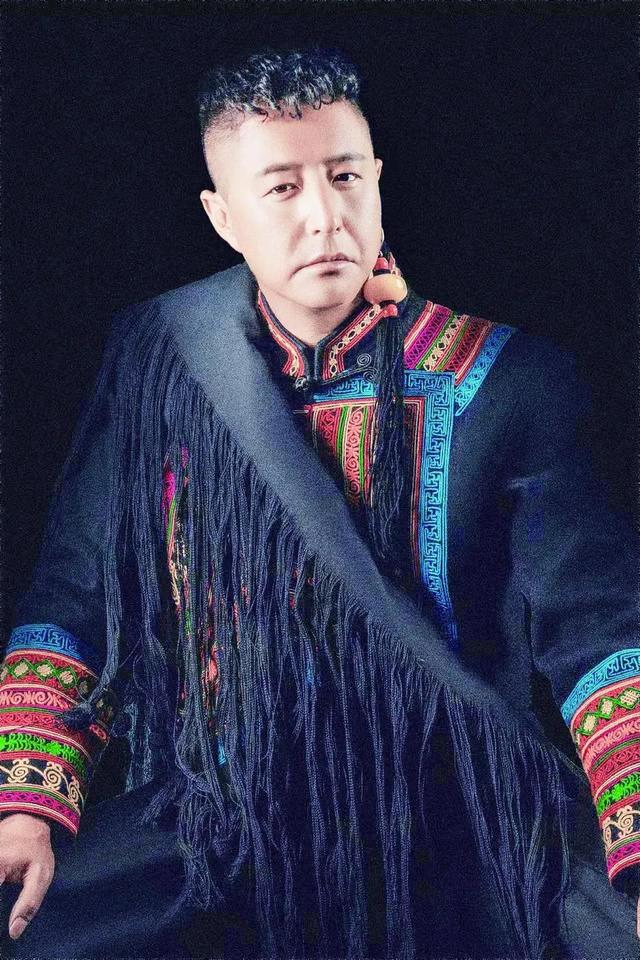 抖音上哎咿呀咿呀那首歌叫啥_哎咿哎咿呀，啊一呀一呀一呀什么歌英文歌