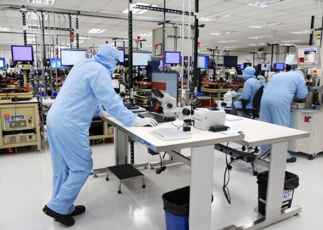 中芯国际是哪国外企，中芯国际是那个国家的企业