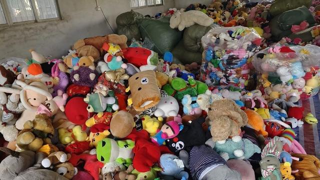 适合新手摆地摊做的小本生意，2元店一年能挣多少钱