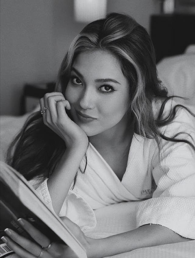 媒体评谷爱凌被男粉丝拦下合影4，谷爱凌是谁