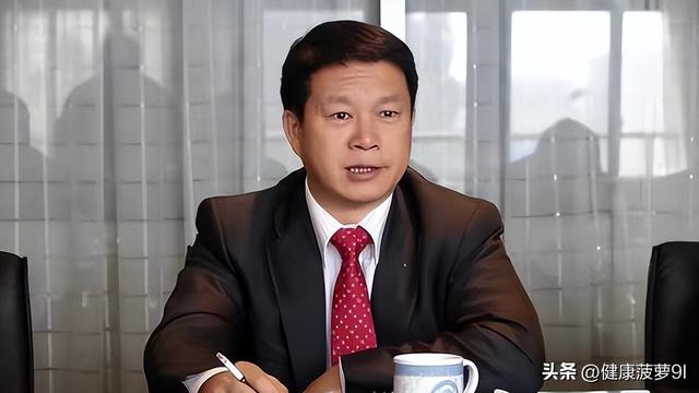 色虎雷毅既贪财又好色，玩女星、包养女大学生，结局真的很惨