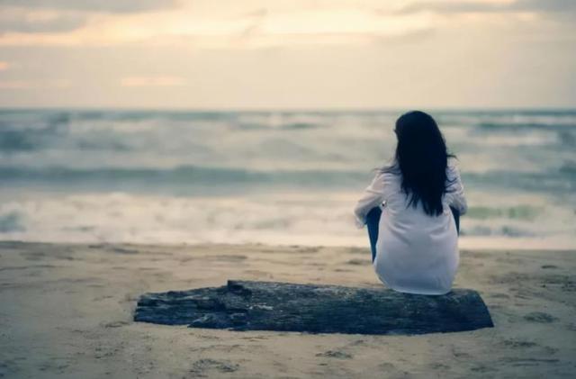 人均年收入8000元算贫困家庭吗，2022年人均年收入多少算贫困