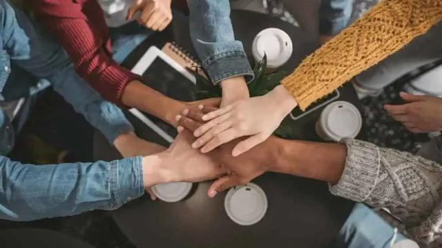 老板凳砂锅串串香加盟费,老板凳砂锅串串香加盟费多少