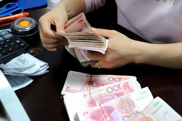 一个亿一天利息多少钱,存银行一个亿一天利息多少钱