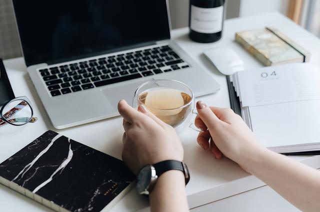 深圳教师一年30万,深圳教师年薪27万怎么样