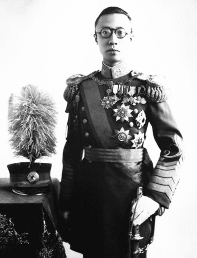 溥仪一天几次,溥仪在宫中生活了多长时间