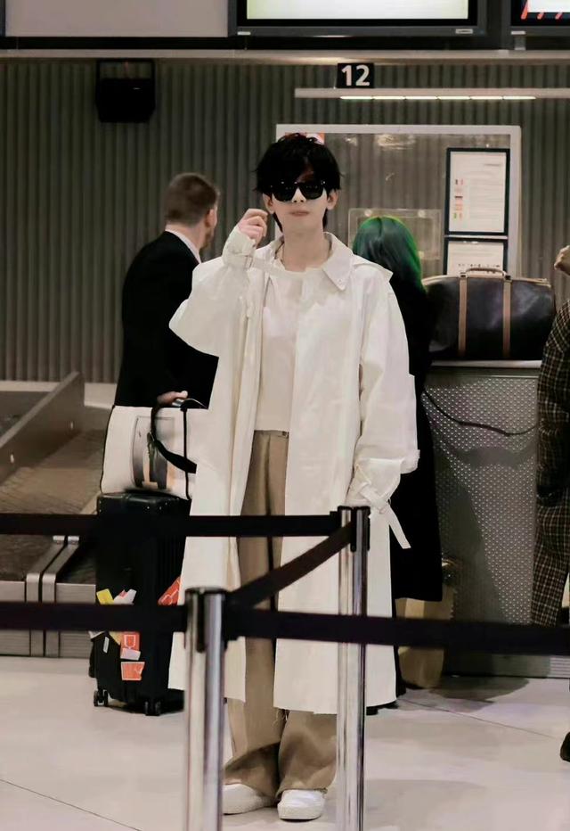 风衣进货一般多多少钱,库存风衣处理