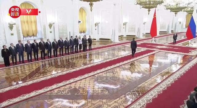 大大访俄，劝和促谈，用文言这样记录，美霸怕了