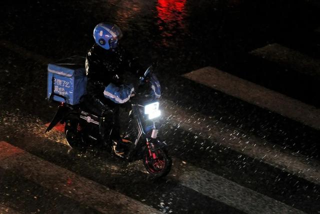 美团骑手租车押金要多少钱一天呀，美团骑手租车押金500